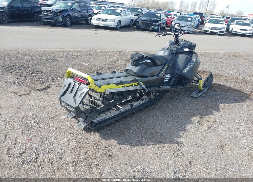 2017 SKI DOO SUMMIT X 850 VIN: 2BPSTDHE3HV000459
