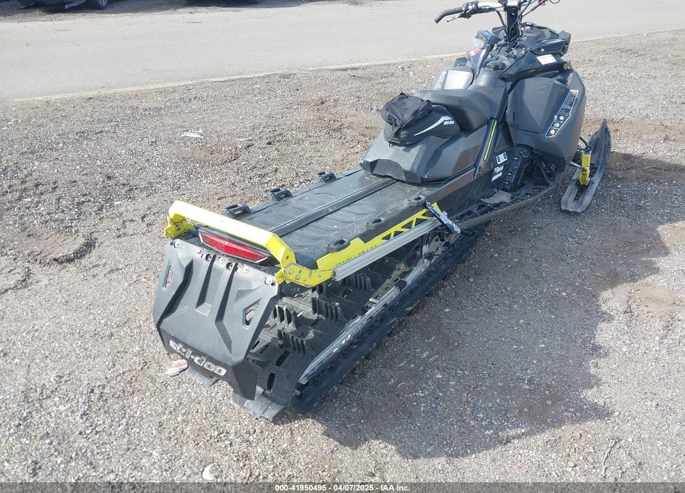2017 SKI DOO SUMMIT X 850 VIN: 2BPSTDHE3HV000459