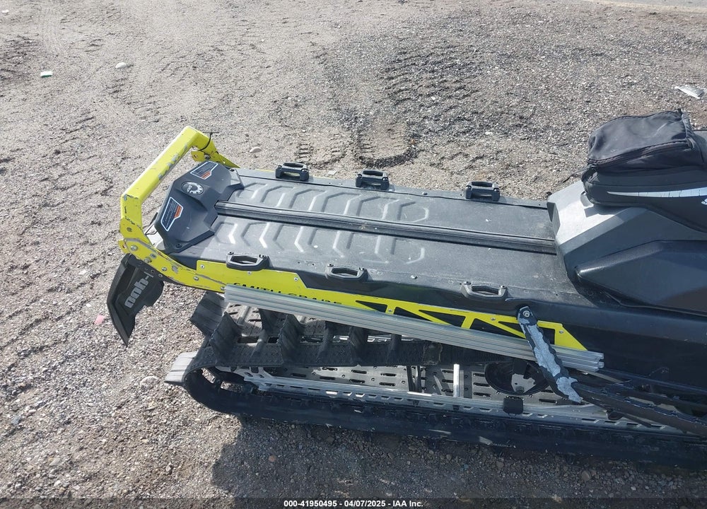 2017 SKI DOO SUMMIT X 850 VIN: 2BPSTDHE3HV000459