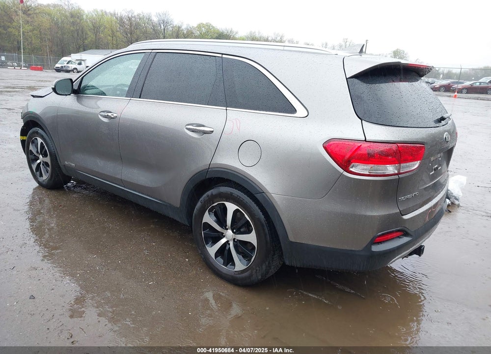 2017 KIA SORENTO VIN: 5XYPHDA53HG324946