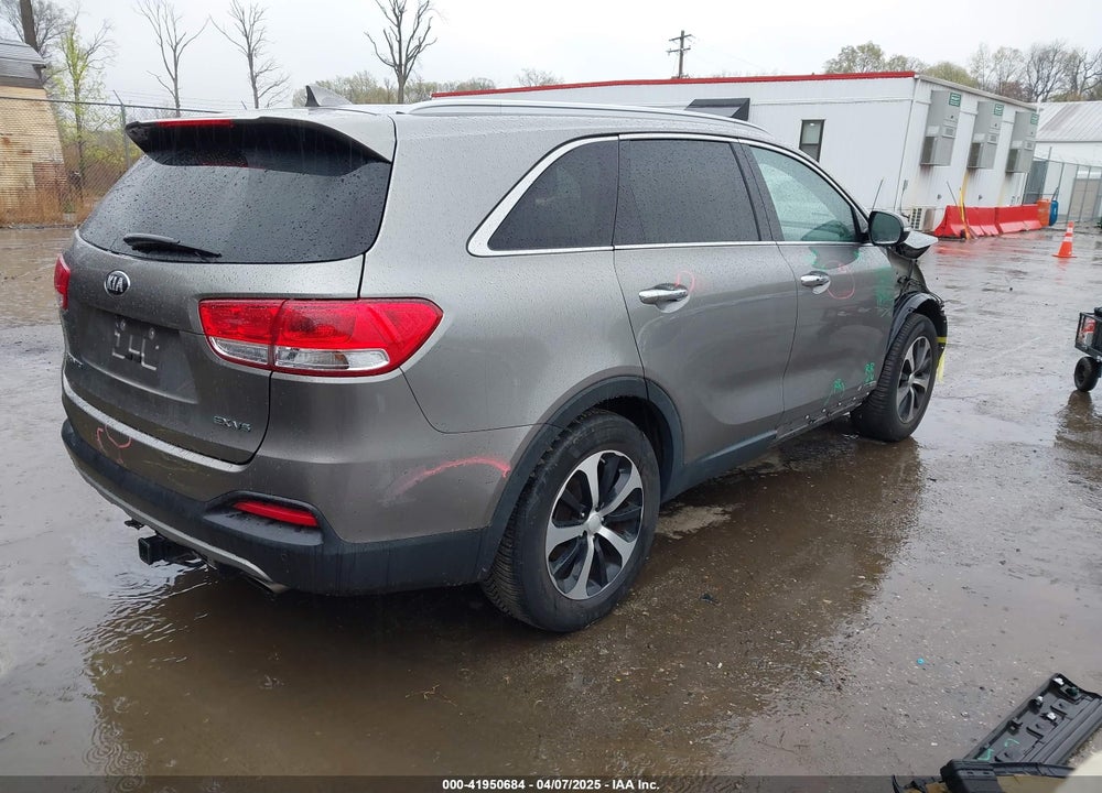 2017 KIA SORENTO VIN: 5XYPHDA53HG324946