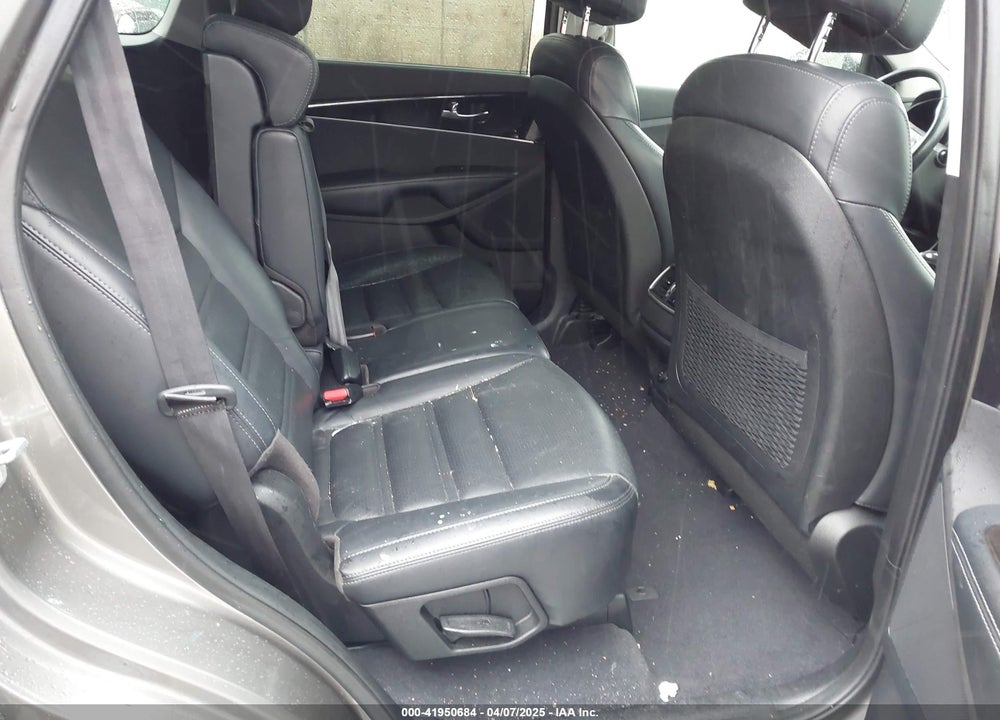 2017 KIA SORENTO VIN: 5XYPHDA53HG324946