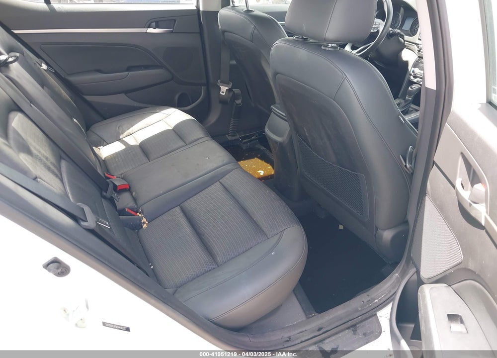 2019 HYUNDAI ELANTRA VIN: 5NPD84LF5KH446507