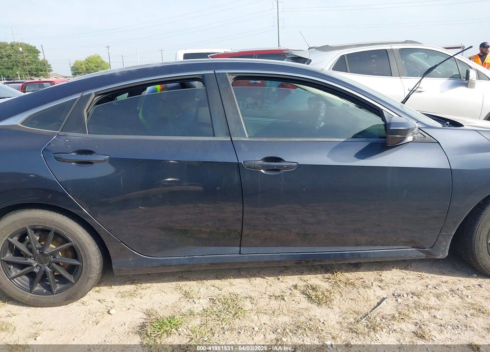 2018 HONDA CIVIC VIN: 2HGFC2F5XJH552653
