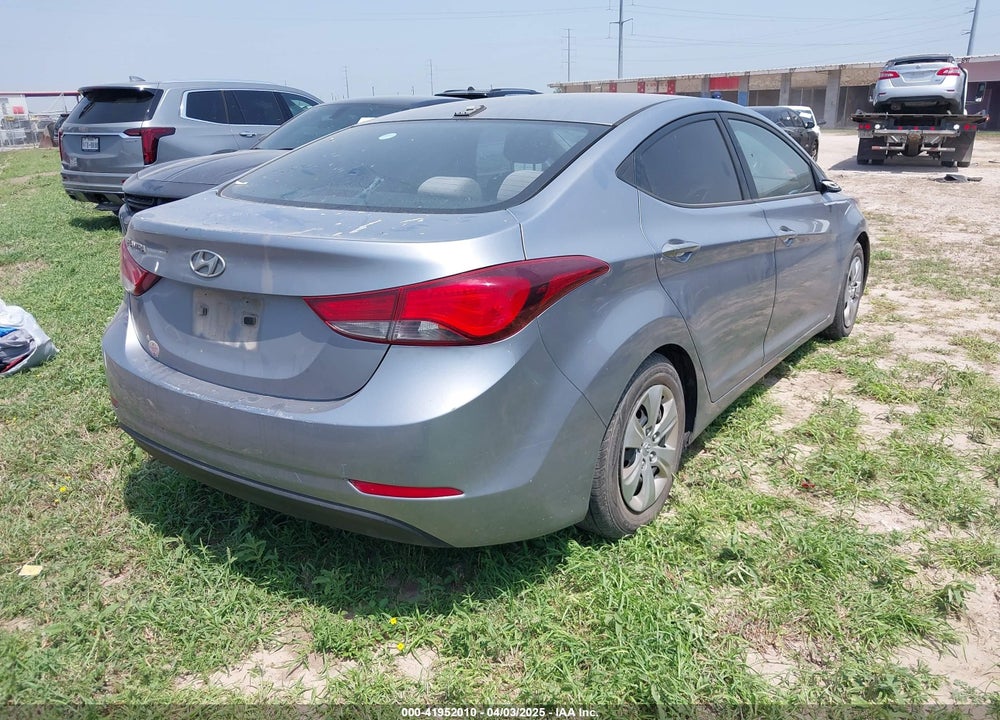 2016 HYUNDAI ELANTRA VIN: 5NPDH4AE9GH758184