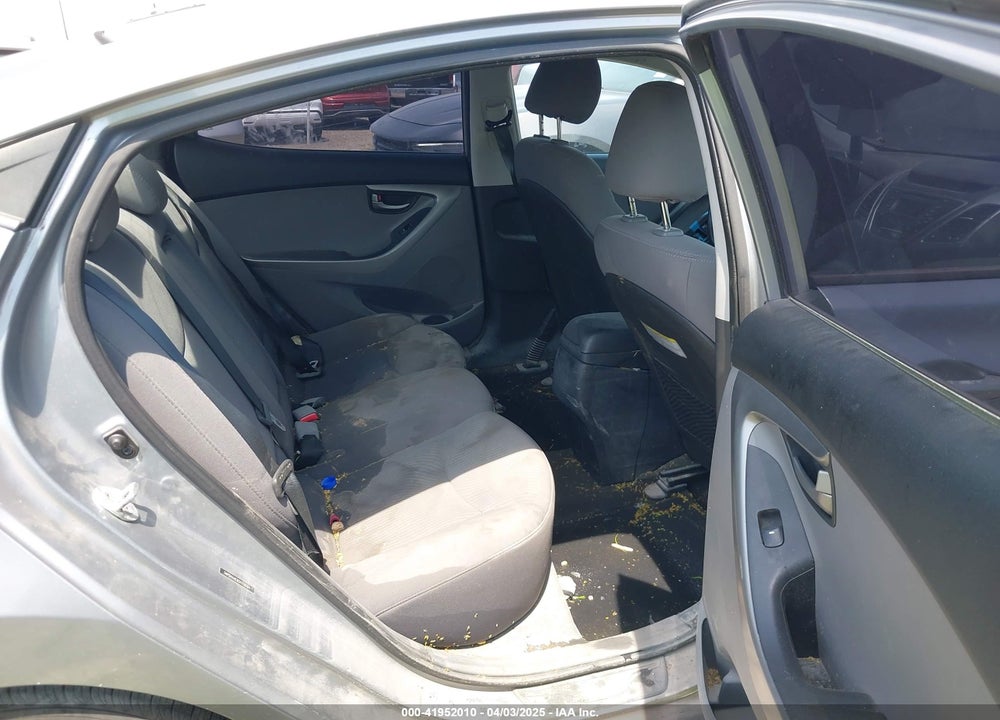 2016 HYUNDAI ELANTRA VIN: 5NPDH4AE9GH758184