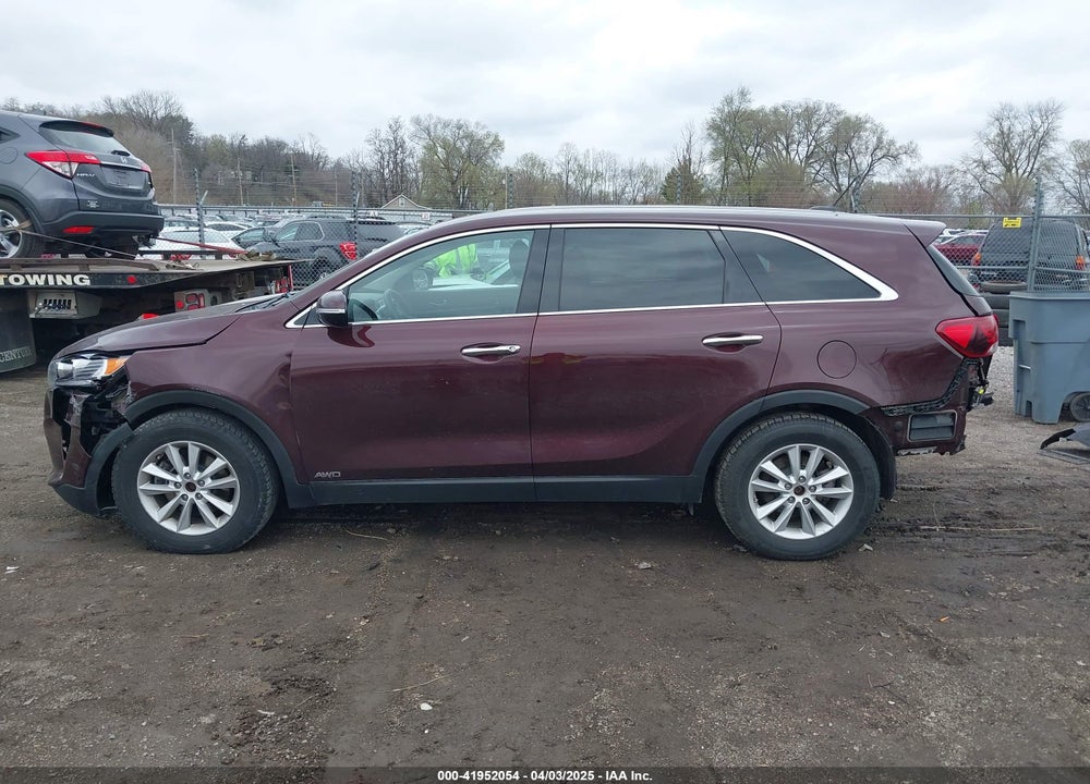 2019 KIA SORENTO 3.3L LX VIN: 5XYPGDA59KG488583