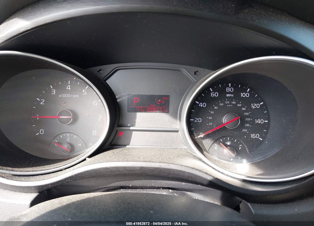 2015 KIA SEDONA VIN: KNDMB5C10F6065899