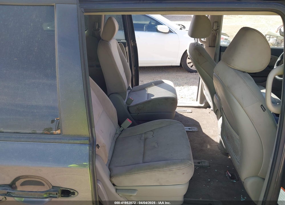 2015 KIA SEDONA VIN: KNDMB5C10F6065899
