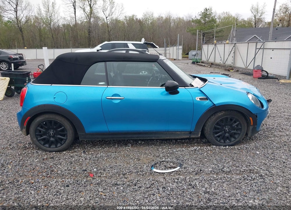 2016 MINI CONVERTIBLE COOPER VIN: WMWWG5C52G3A81084