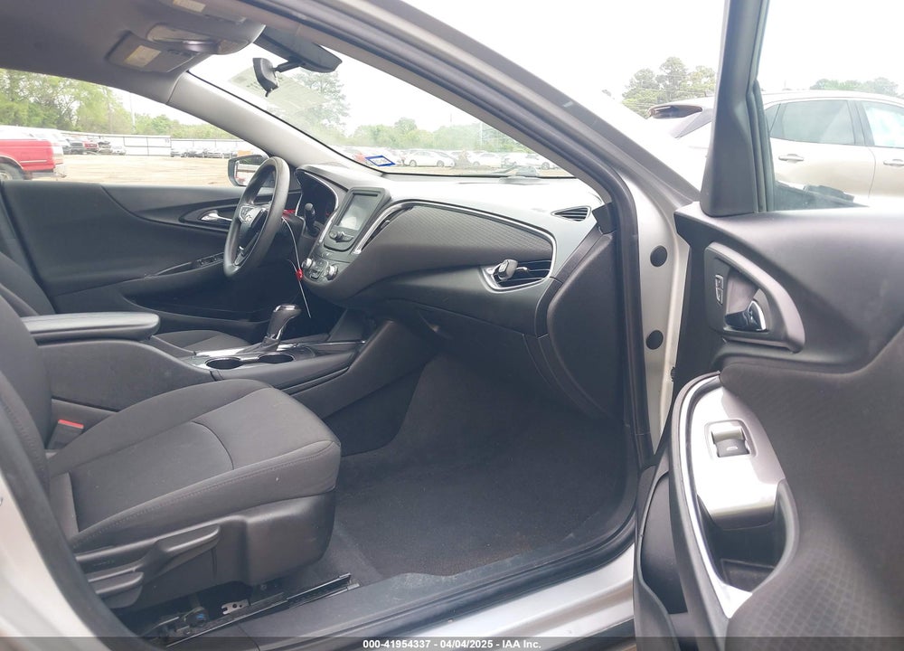 2018 CHEVROLET MALIBU VIN: 1G1ZD5ST7JF270124