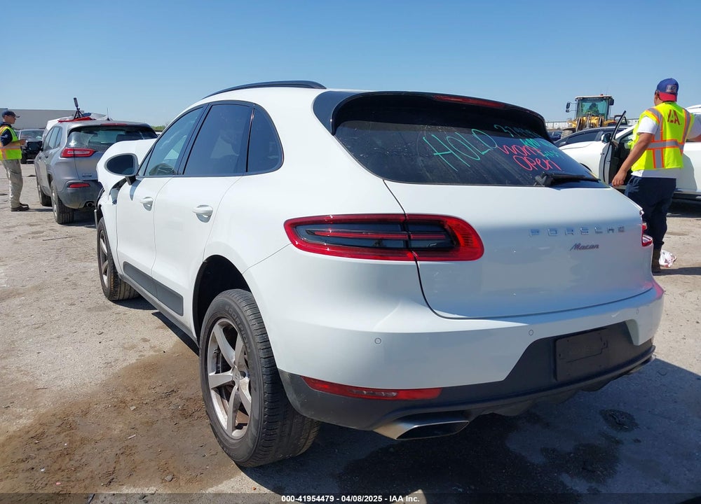 2018 PORSCHE MACAN VIN: WP1AA2A50JLB18264