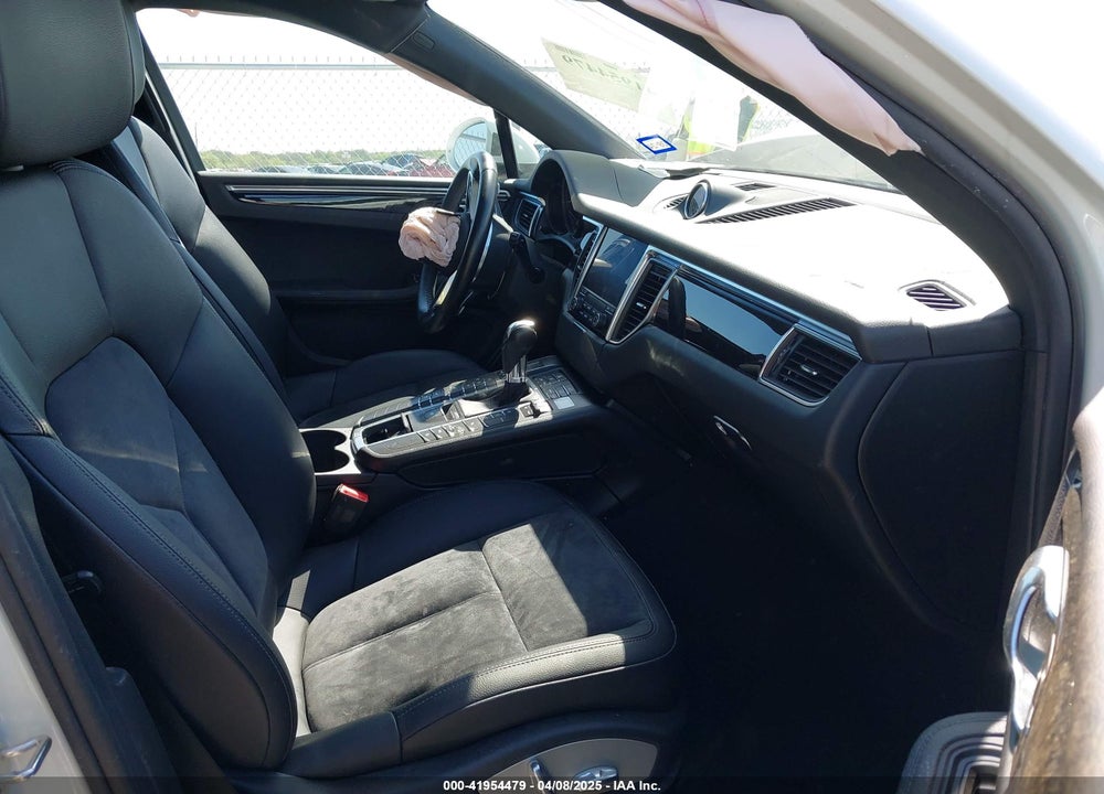2018 PORSCHE MACAN VIN: WP1AA2A50JLB18264