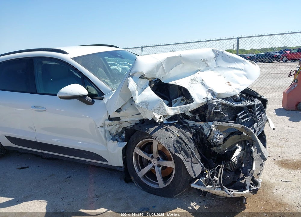 2018 PORSCHE MACAN VIN: WP1AA2A50JLB18264