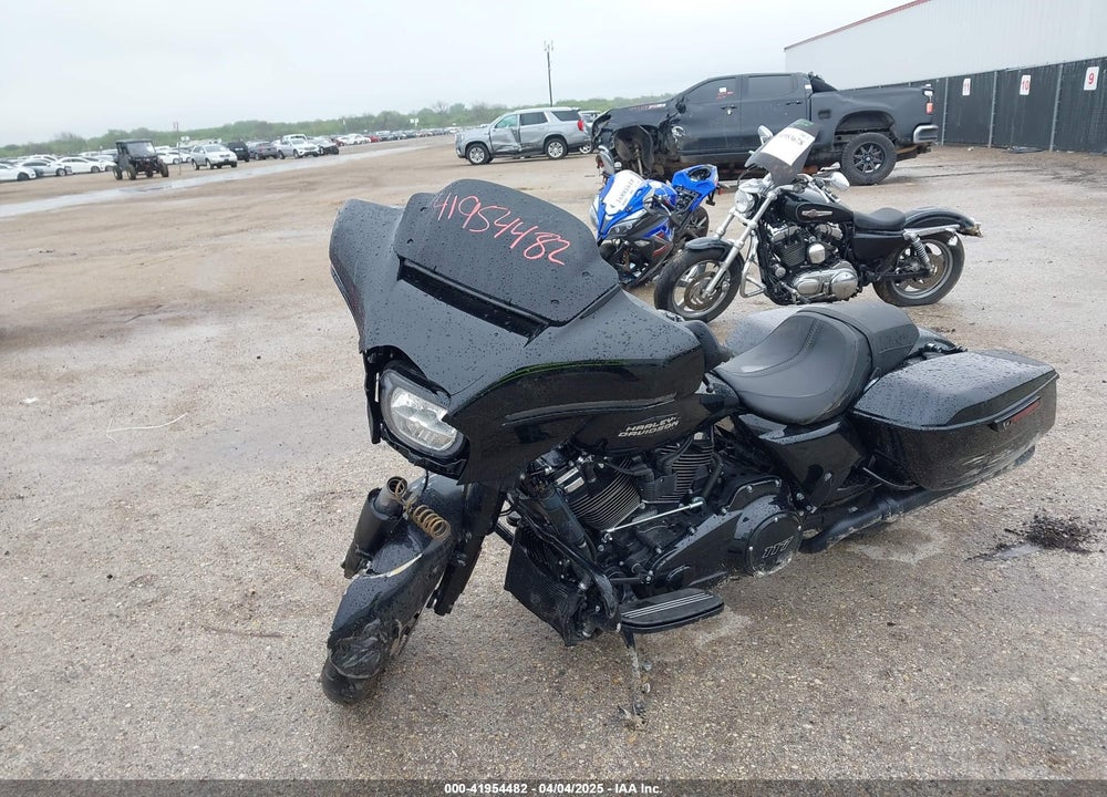 2024 HARLEY-DAVIDSON FLHX VIN: 1HD1KB713RB637683