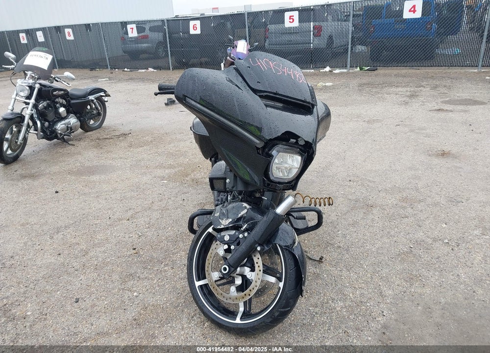 2024 HARLEY-DAVIDSON FLHX VIN: 1HD1KB713RB637683