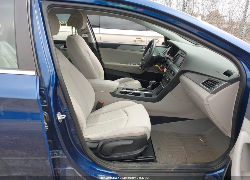 2017 HYUNDAI SONATA VIN: 5NPE24AF1HH507787