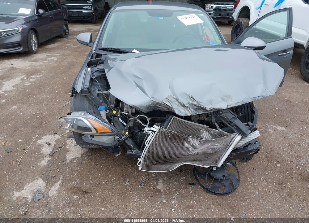 2017 HYUNDAI ELANTRA VIN: KMHD84LFXHU385133