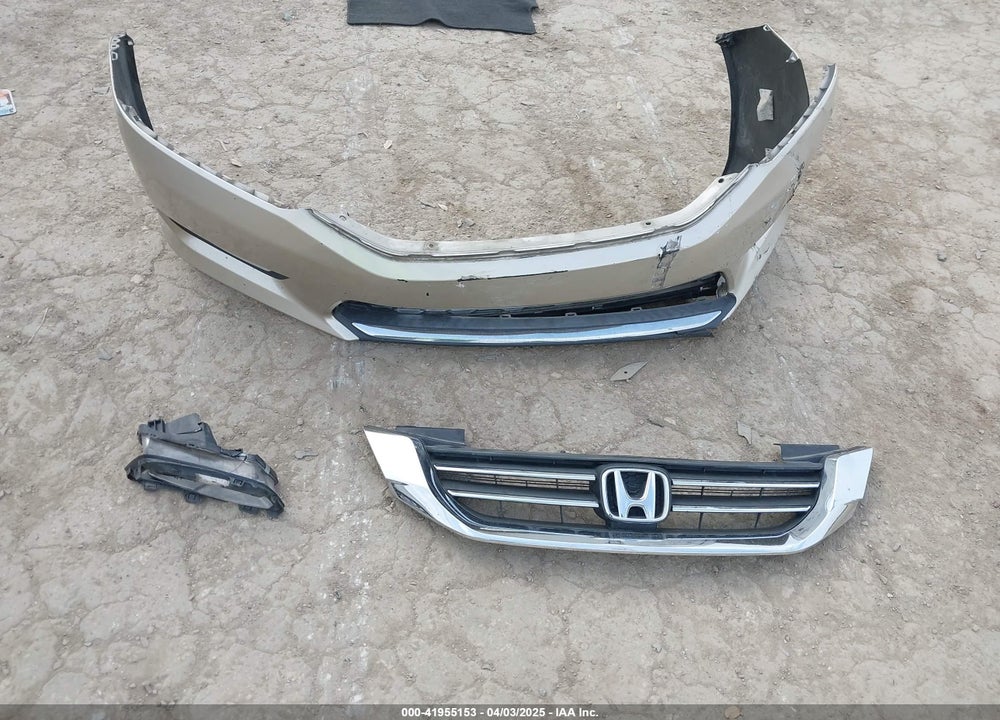 2013 HONDA ACCORD VIN: 1HGCR3F85DA017086
