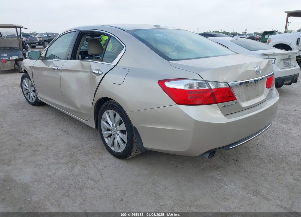 2013 HONDA ACCORD VIN: 1HGCR3F85DA017086