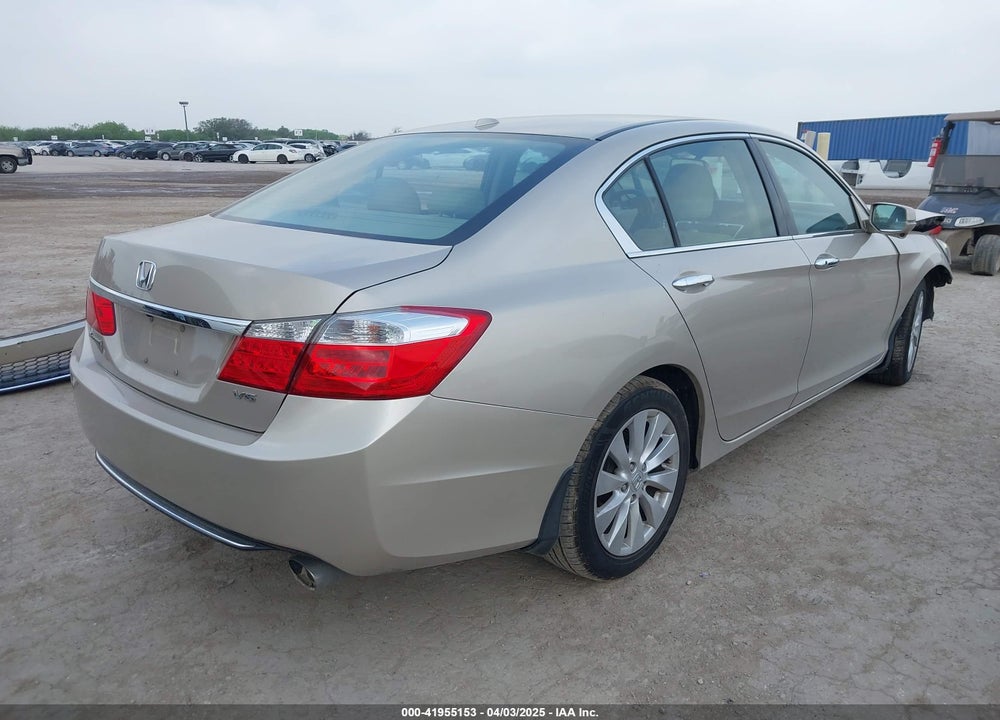 2013 HONDA ACCORD VIN: 1HGCR3F85DA017086