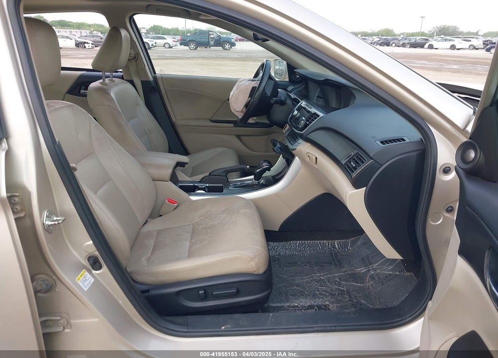2013 HONDA ACCORD VIN: 1HGCR3F85DA017086