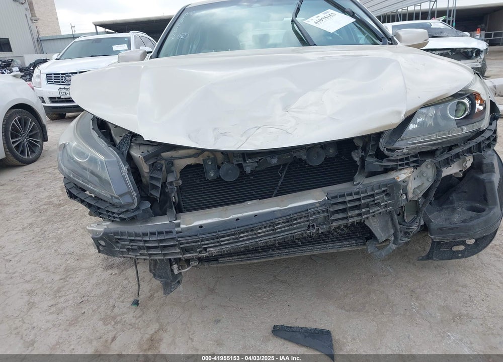 2013 HONDA ACCORD VIN: 1HGCR3F85DA017086