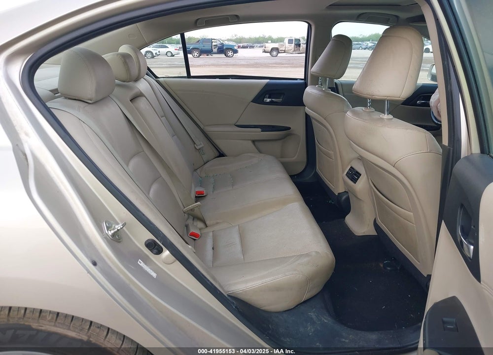 2013 HONDA ACCORD VIN: 1HGCR3F85DA017086