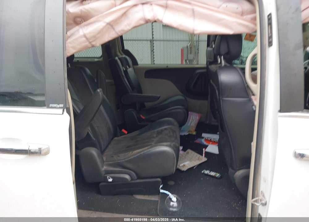 2014 CHRYSLER TOWN & COUNTRY TOURING-L 30TH ANNIVERSARY VIN: 2C4RC1CG3ER248981