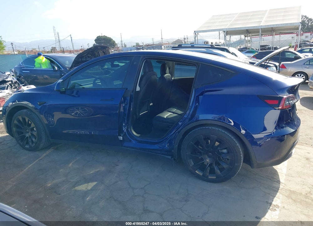 2023 TESLA MODEL Y AWD/LONG RANGE DUAL MOTOR ALL-WHEEL DRIVE VIN: 7SAYGAEE1PF617933