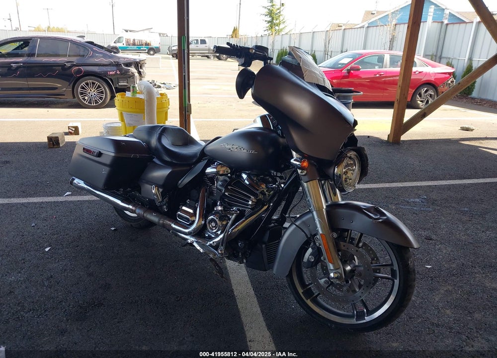 2017 HARLEY-DAVIDSON FLHXS STREET GLIDE SPECIAL VIN: 1HD1KRC19HB680003