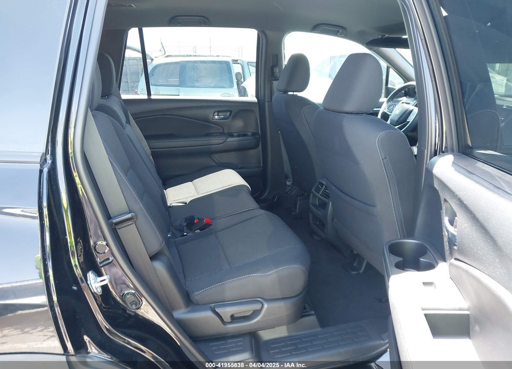 2021 HONDA PASSPORT VIN: 5FNYF8H21MB038592