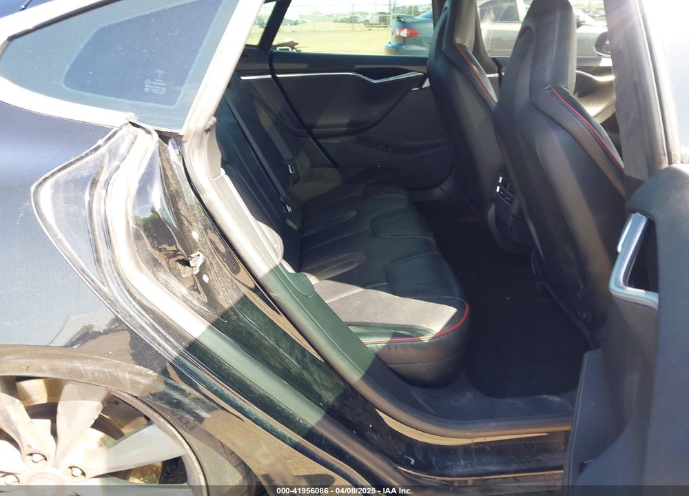 2014 TESLA MODEL S VIN: 5YJSA1H11EFP48077