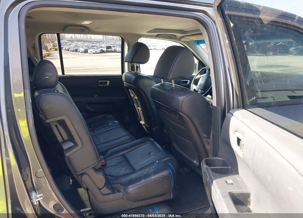 2011 HONDA PILOT VIN: 5FNYF4H51BB065906