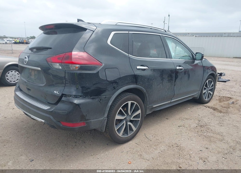 2018 NISSAN ROGUE VIN: JN8AT2MT9JW451992