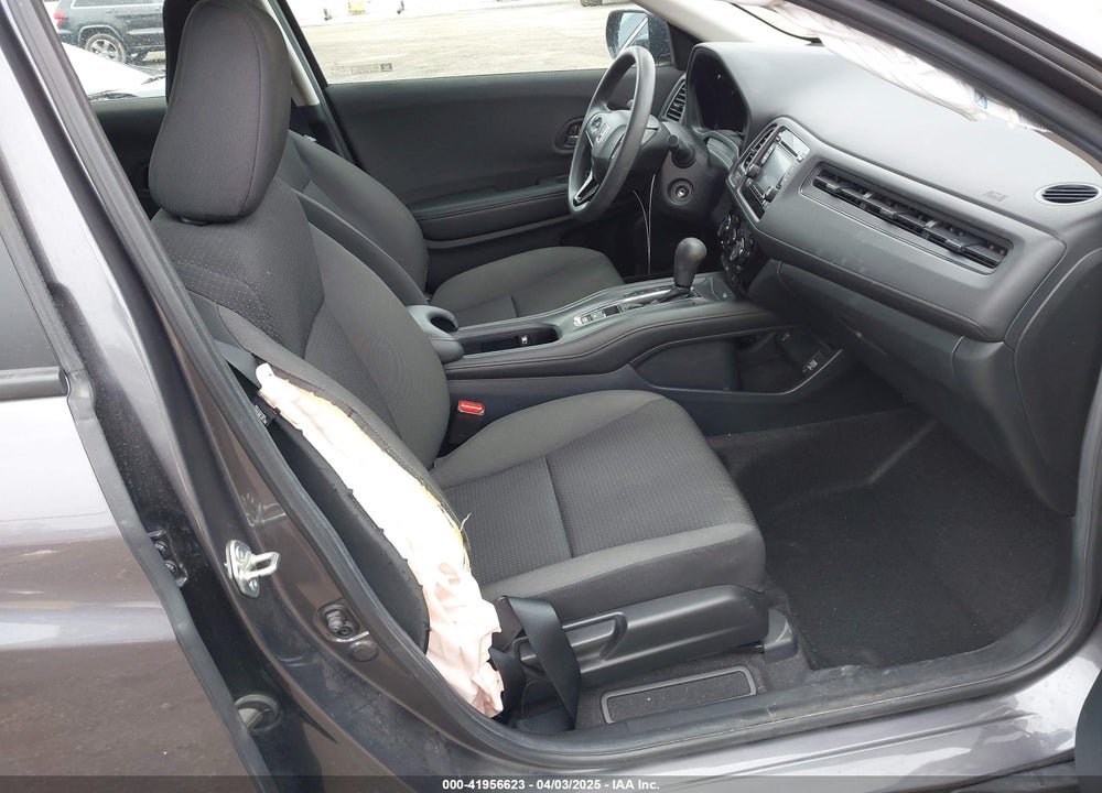 2019 HONDA HR-V LX VIN: 3CZRU6H31KG735060