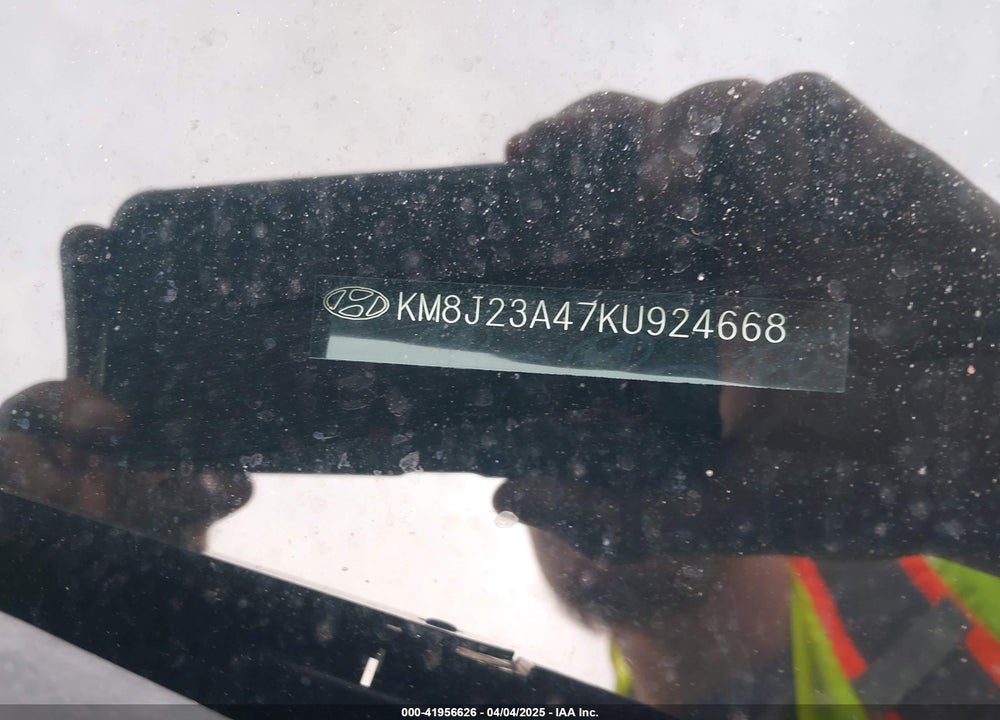 2019 HYUNDAI TUCSON VIN: KM8J23A47KU924668