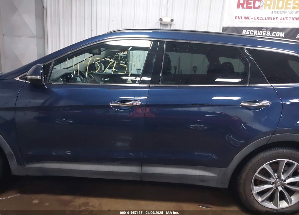 2017 HYUNDAI SANTA FE SE VIN: KM8SNDHF7HU224747