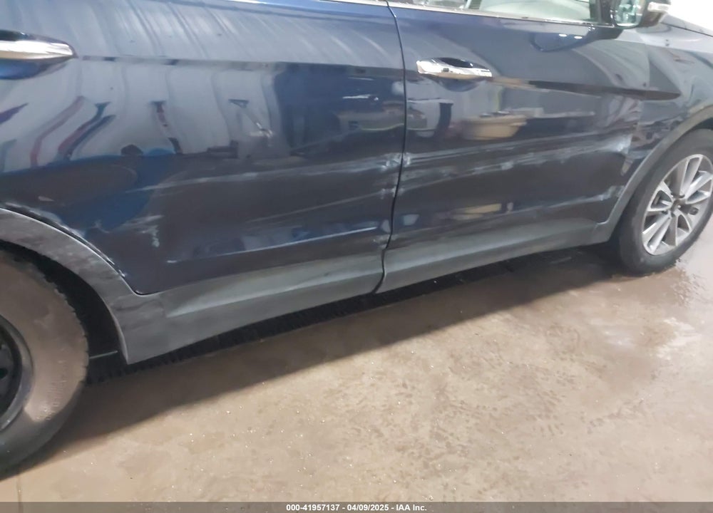 2017 HYUNDAI SANTA FE SE VIN: KM8SNDHF7HU224747