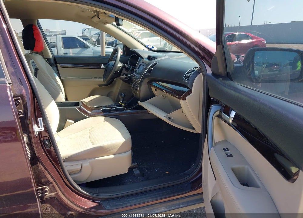 2014 KIA SORENTO VIN: 5XYKT3A64EG548931