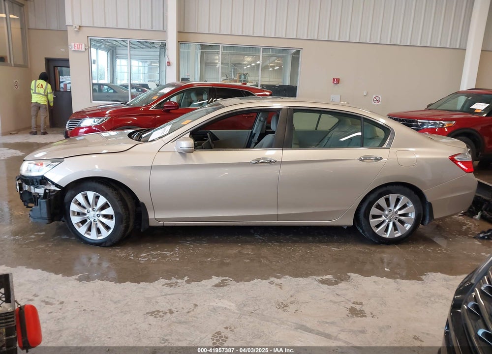 2013 HONDA ACCORD VIN: 1HGCR2F8XDA073518