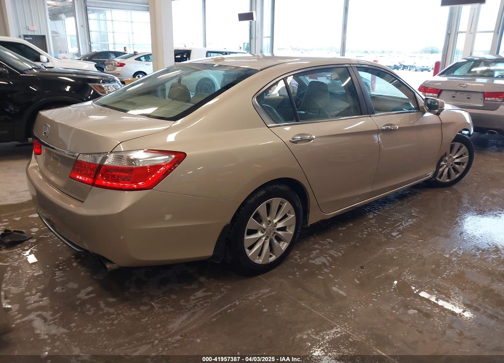 2013 HONDA ACCORD VIN: 1HGCR2F8XDA073518