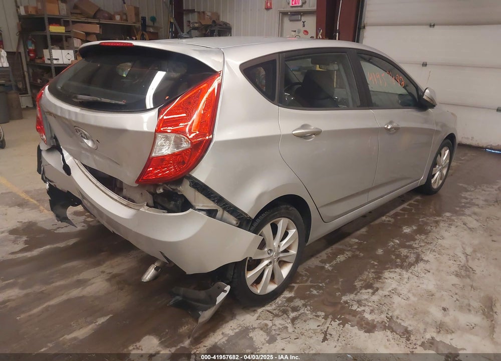 2013 HYUNDAI ACCENT VIN: KMHCU5AE9DU061639