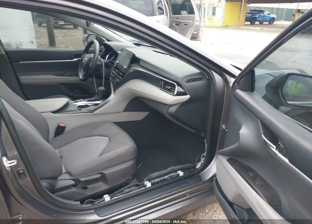 2023 TOYOTA CAMRY LE HYBRID VIN: 4T1C31AK8PU606221