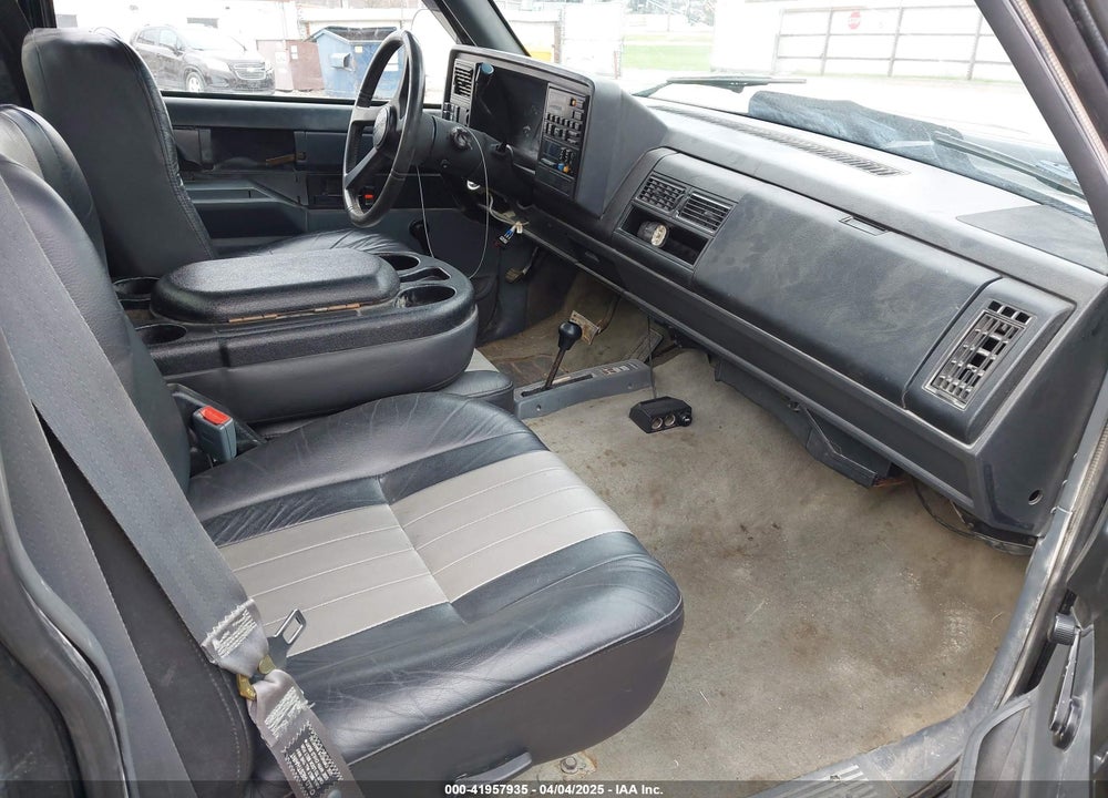 1988 GMC GMT-400 K1500 VIN: 1GTDK14K7JZ536955