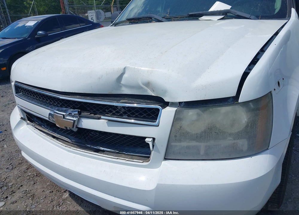 2008 CHEVROLET TAHOE VIN: 1GNEC03058R267433