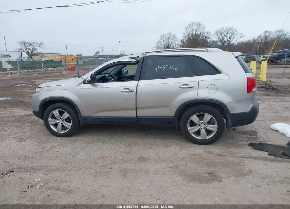 2013 KIA SORENTO VIN: 5XYKUCA67DG380083