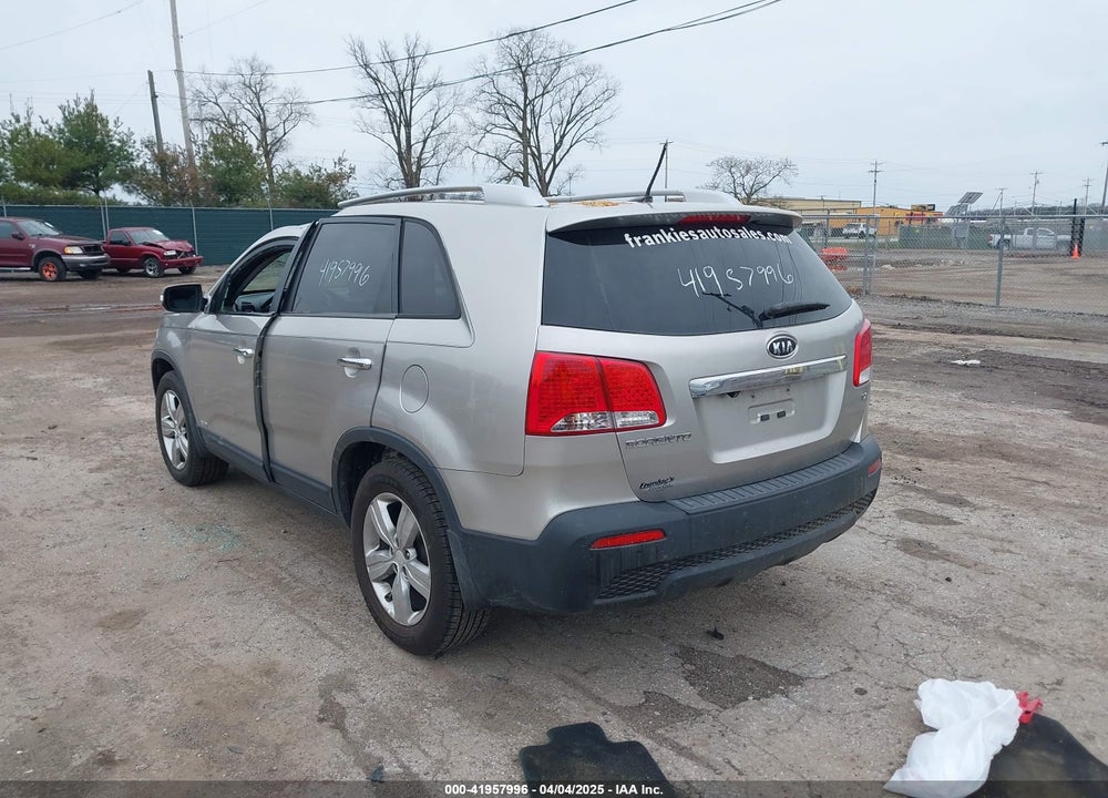 2013 KIA SORENTO VIN: 5XYKUCA67DG380083