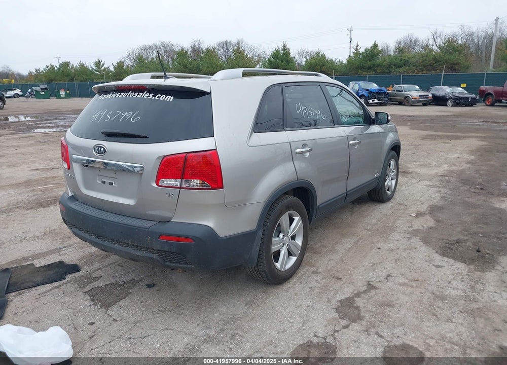 2013 KIA SORENTO VIN: 5XYKUCA67DG380083