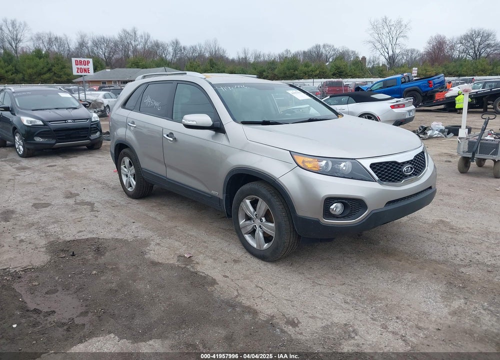 2013 KIA SORENTO VIN: 5XYKUCA67DG380083